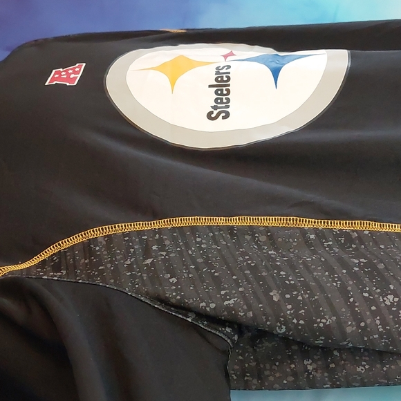 Steelers Team Apparel Pittsburgh Football Top L Large Cooling Tee - Picture 3 of 5